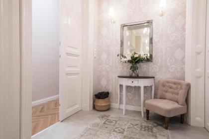 Serenity Boutique Budapest - image 10
